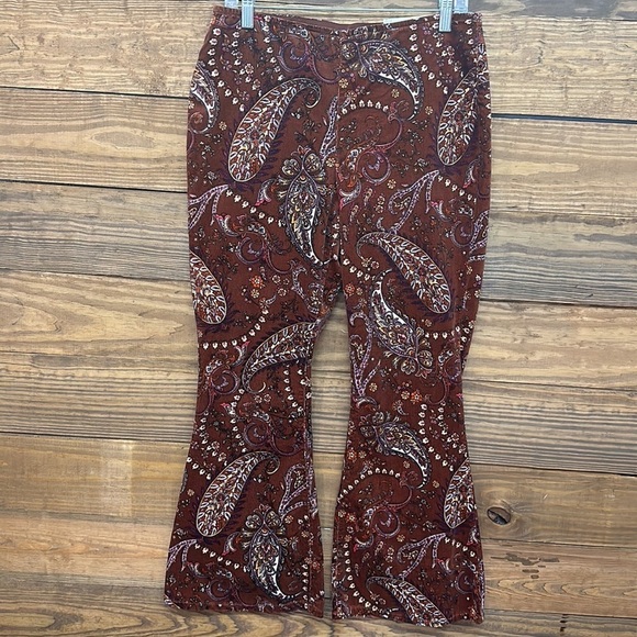 Women’s Hi-rise Pants - Picture 3 of 10